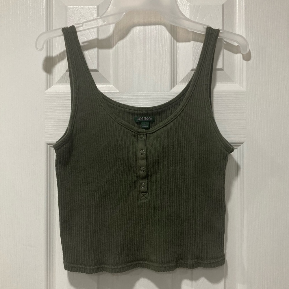 Green Wild Fable Large Ribbed Button Snap Tank Top